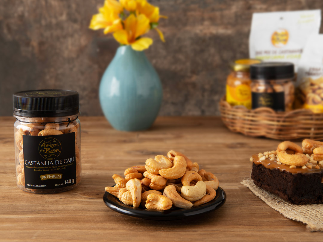 Quantas calorias tem castanha de caju?